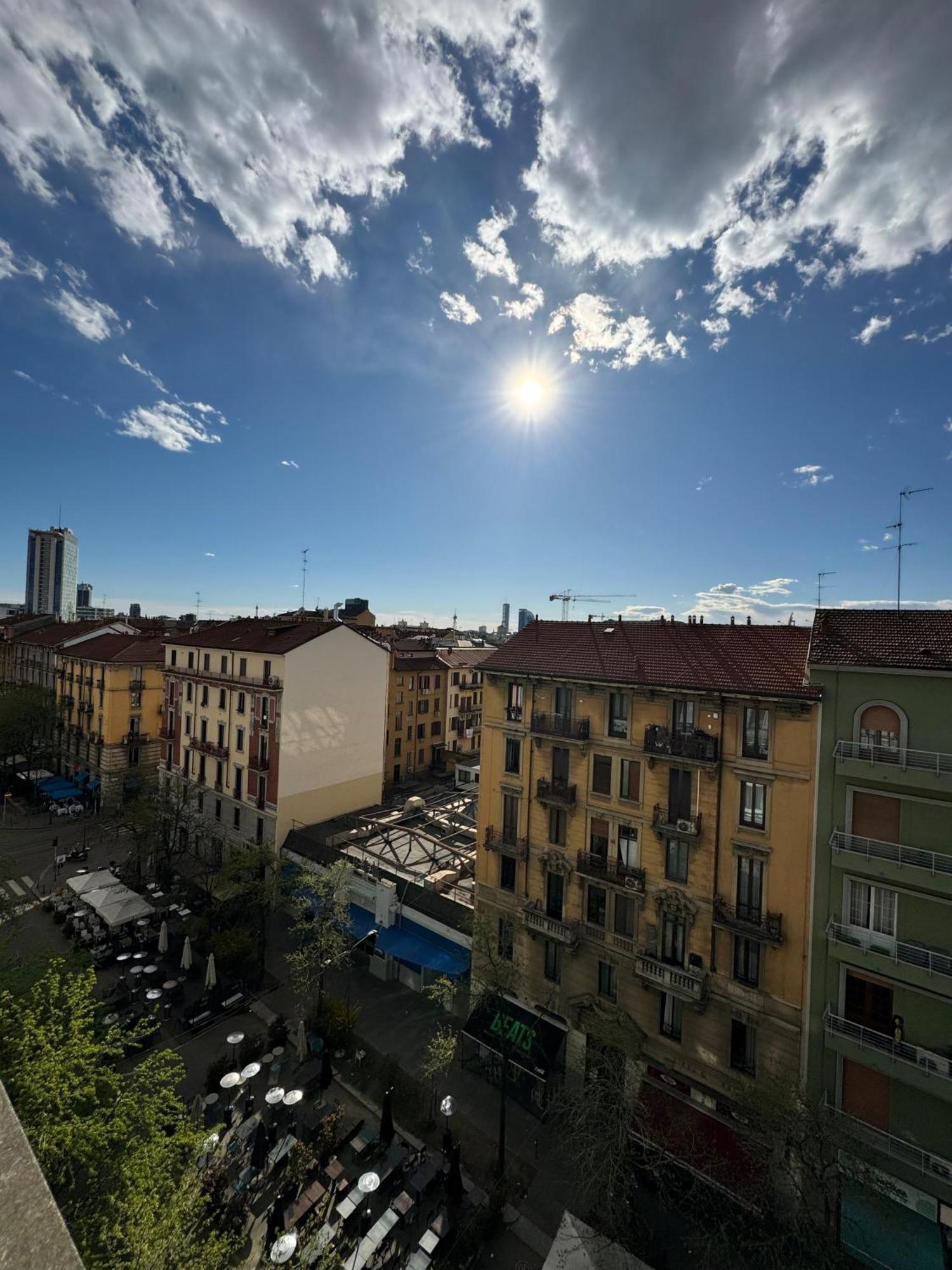Ferienwohnung Trilocale Con Due Balconi A Isola Porta Nuova Mailand Exterior foto