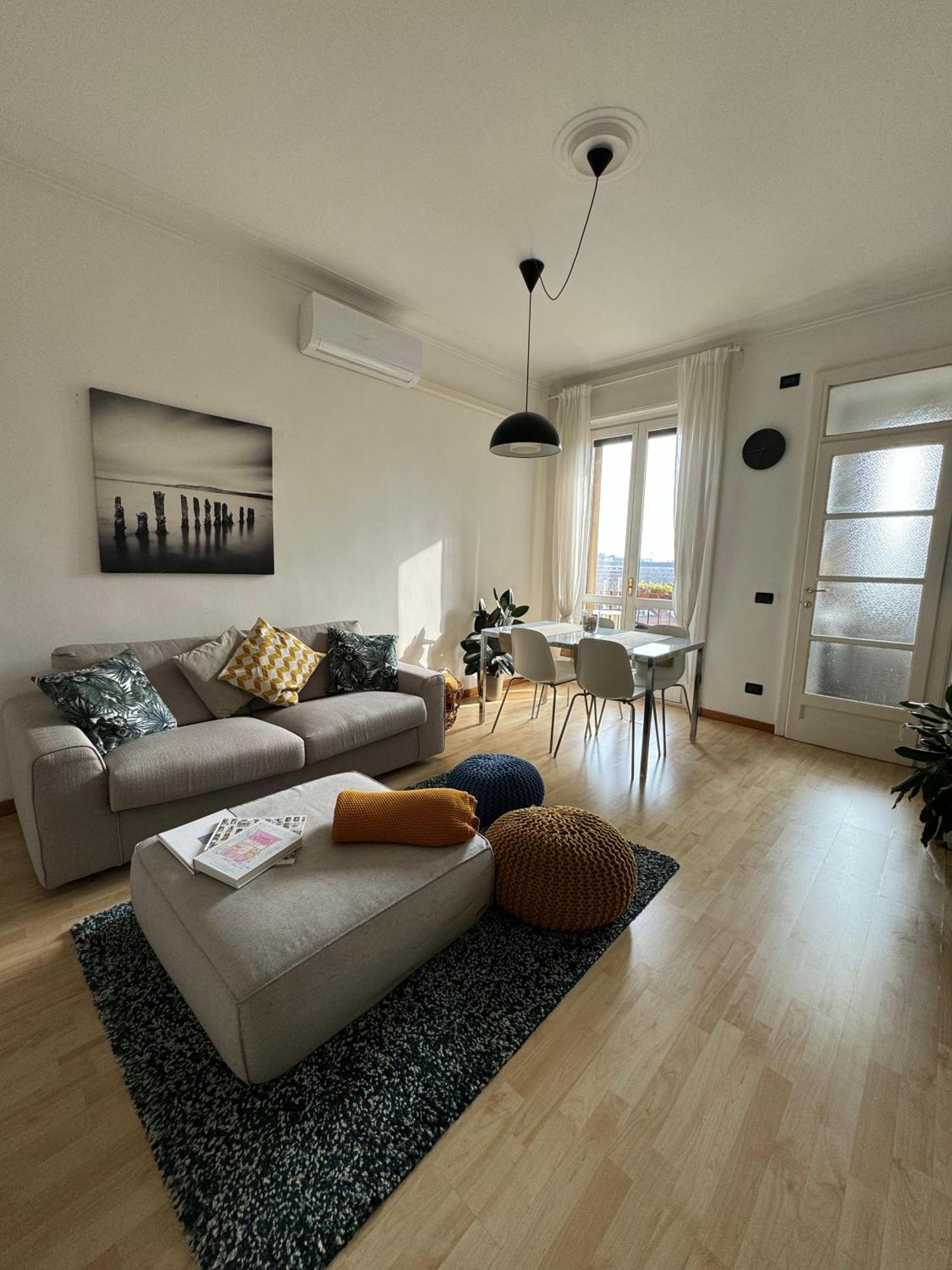 Ferienwohnung Trilocale Con Due Balconi A Isola Porta Nuova Mailand Exterior foto