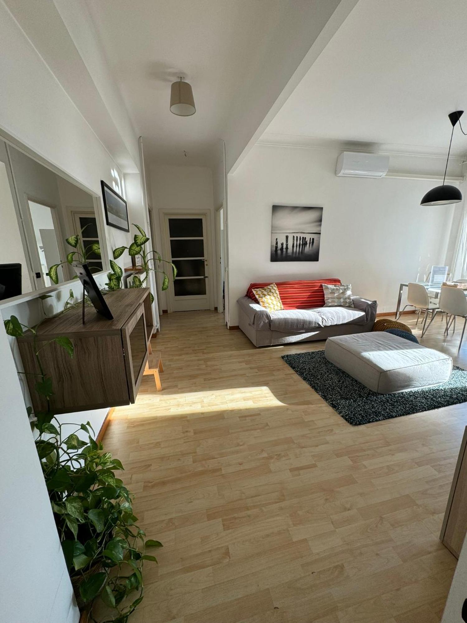 Ferienwohnung Trilocale Con Due Balconi A Isola Porta Nuova Mailand Exterior foto